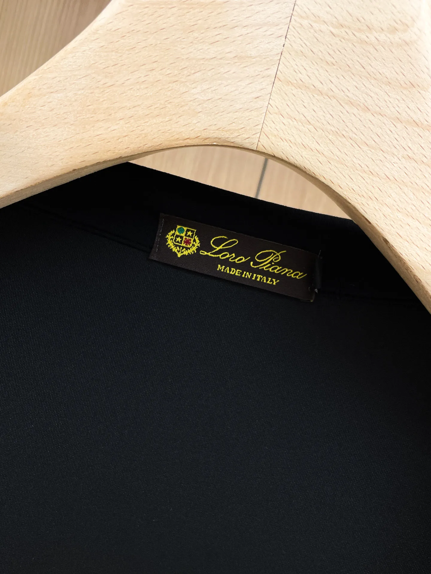 LP New Arrival counter Same Style casual suit, Breathable, comfortable and casual! Full of high-end feel! The details are exquisite and high-end, and the workmanship is impeccable! The original Premium fabric is very high-end! The fabric is crisp and anti-wrinkle Wear-Resistant, warm, neat and stylish. Everyone must buy a set this autumn and winter. They must look cool and cool when wearing them. We especially recommend Sizes M-3XL